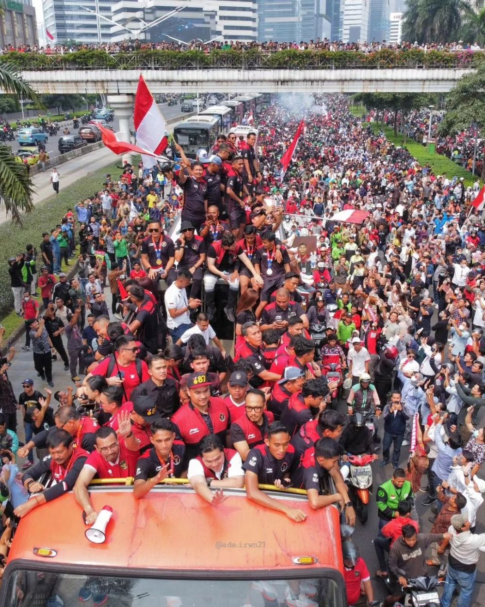 arak-arakan timnas © berbagai sumber arak-arakan timnas © berbagai sumber