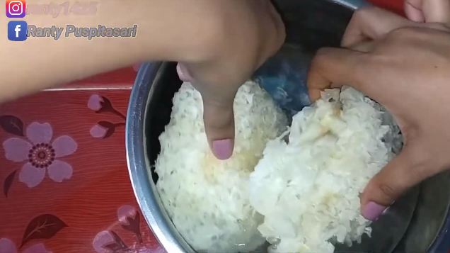Nggak perlu direndam air panas, ini trik masak tumis jamur salju kering agar teksturnya kenyal