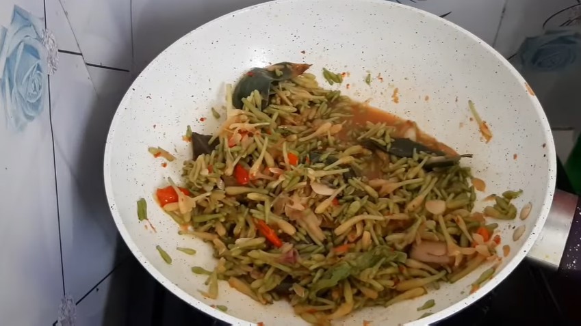 Cara sederhana masak bunga pepaya supaya tetap hijau dan rasa pahitnya berkurang, cukup tambah 1 bahan