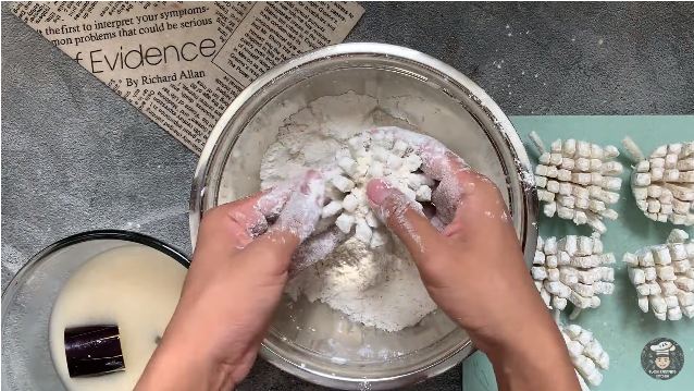 Tanpa direndam larutan garam, ini 9 trik bikin terong kembang api agar mekar dan renyah tahan lama