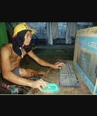 Potret kocak orang menghibur diri sendiri Berbagai sumber