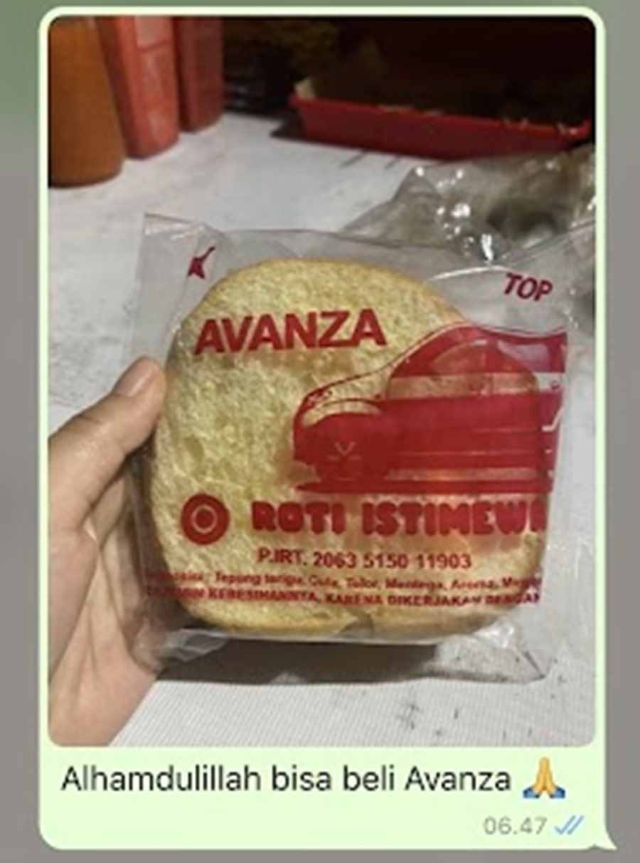 Potret kocak orang menghibur diri sendiri © berbagai sumber