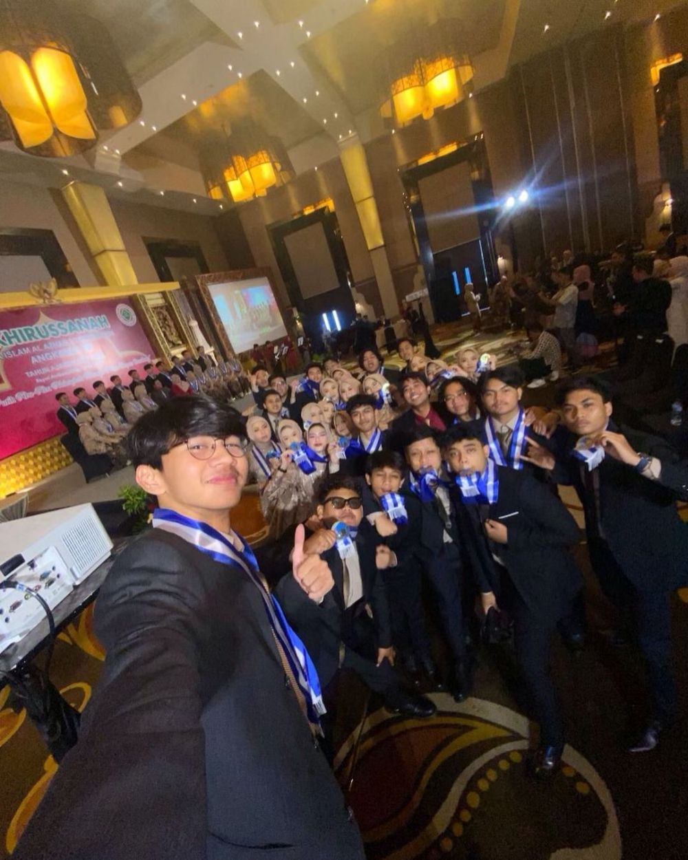 momen wisuda ayman modjo anak duta so7 © berbagai sumber