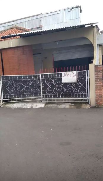 spanduk jualan nggak berguna Berbagai sumber