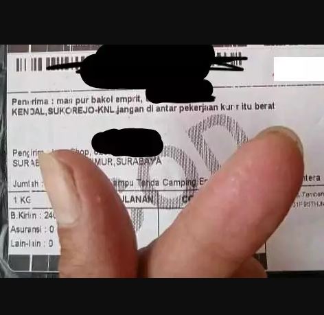 potret kocak nama penerima paket Twitter