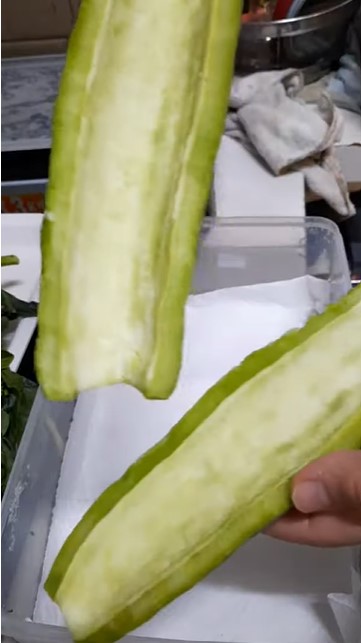 Tanpa diblansir, begini trik menyimpan pare agar tetap hijau sampai 1 minggu