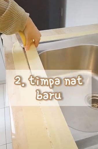Trik sederhana bersihkan nat keramik dapur yang kotor dan berjamur, hasilnya kinclong mirip baru lagi