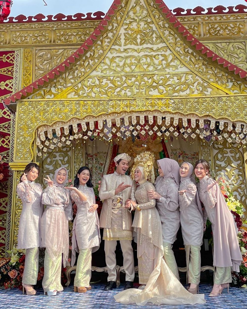 seleb berhijab jadi bridesmaid © berbagai sumber seleb berhijab jadi bridesmaid © berbagai sumber