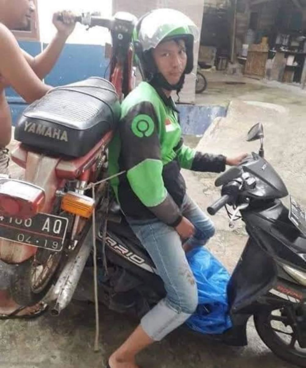 Potret kocak barang dibawa ojek online © Instagram