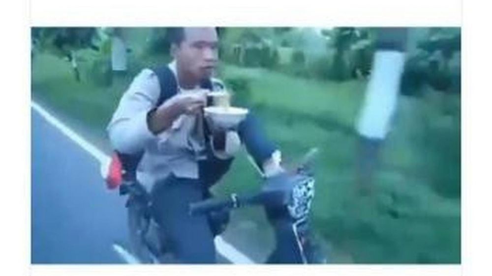 11 potret kocak orang multitasking © berbagai sumber