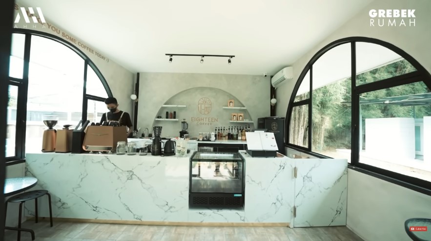 potret kantor baru Cinta Laura © YouTube potret kantor baru Cinta Laura © YouTube