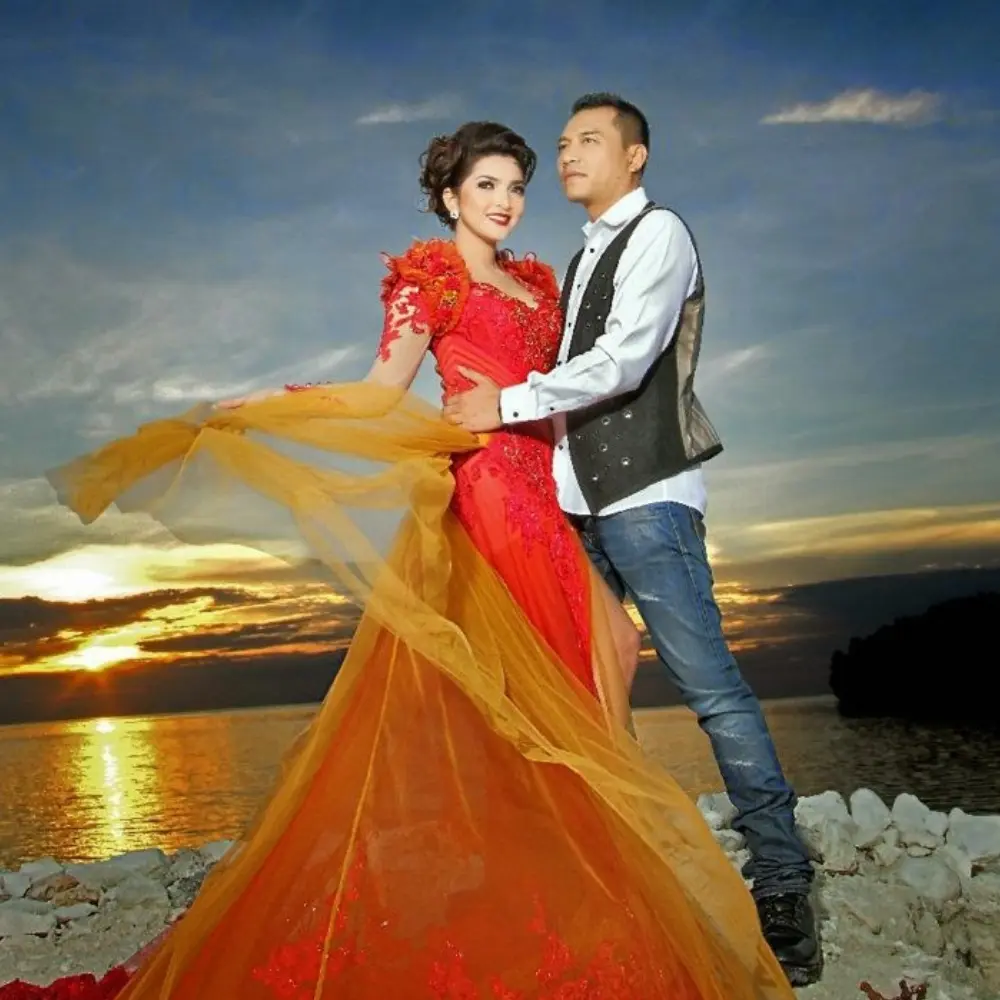 Potret prewedding 11 seleb di pernikahan kedua, paras cantik istri Teddy Syah bikin terpesona