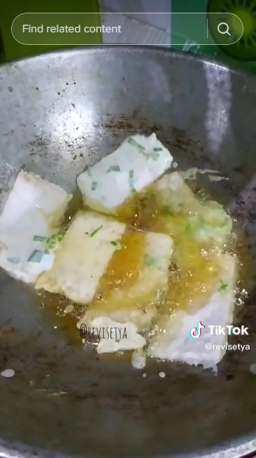 Cuma pakai 3 bahan, ini cara mengolah adonan gorengan supaya krispi dan tak cepat lembek