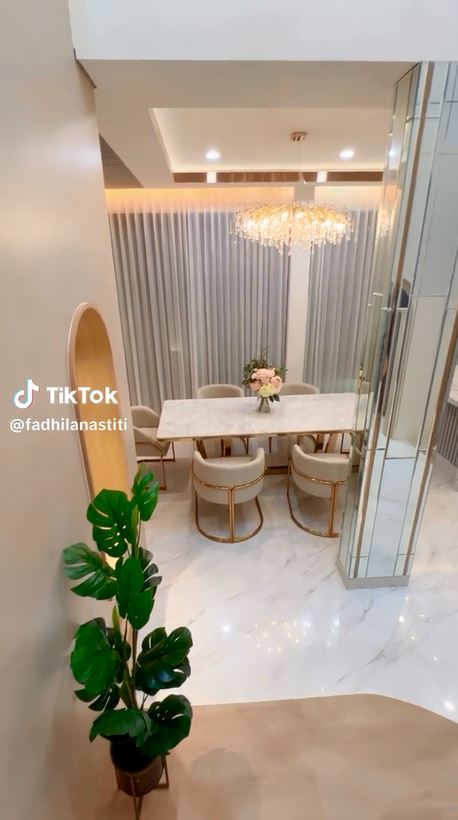 rumah dalam gang tropis © TikTok