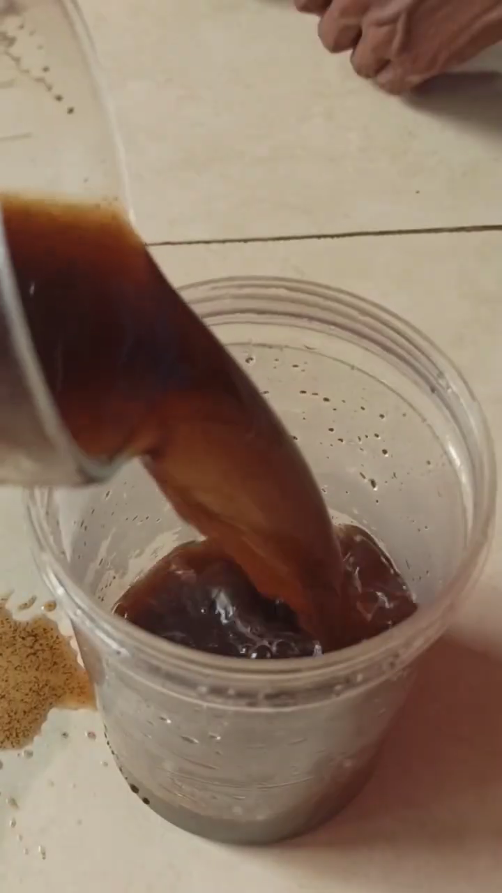 Cara sederhana bikin perangkap cicak cuma pakai 2 bahan dapur, mudah ditiru