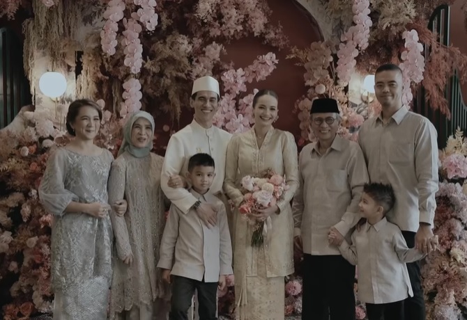 momen lamaran enzy dan molen baru diungkap © 2023 berbagai sumber