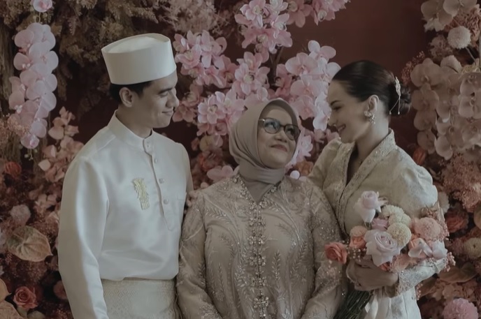 momen lamaran enzy dan molen baru diungkap © 2023 berbagai sumber