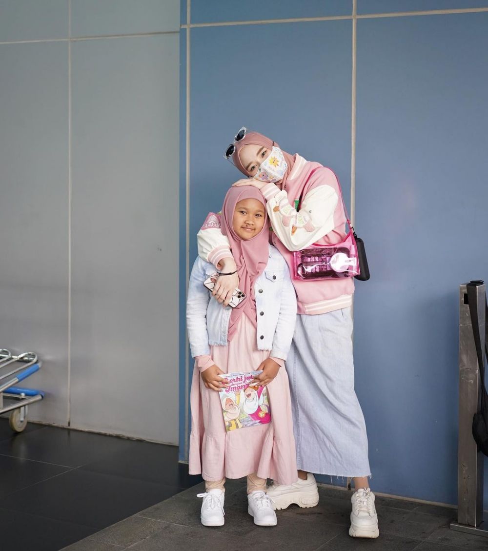 SELEB - Inara Rusli balik gugat cerai Virgoun, tuntut harta gono-gini dan hak asuh anak © 2023 brilio.net SELEB - Inara Rusli balik gugat cerai Virgoun, tuntut harta gono-gini dan hak asuh anak © 2023 brilio.net