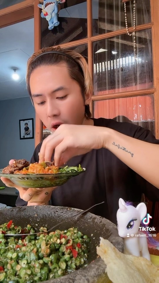 Rafael Tan nggak jaim sederhana © 2023 berbagai sumber