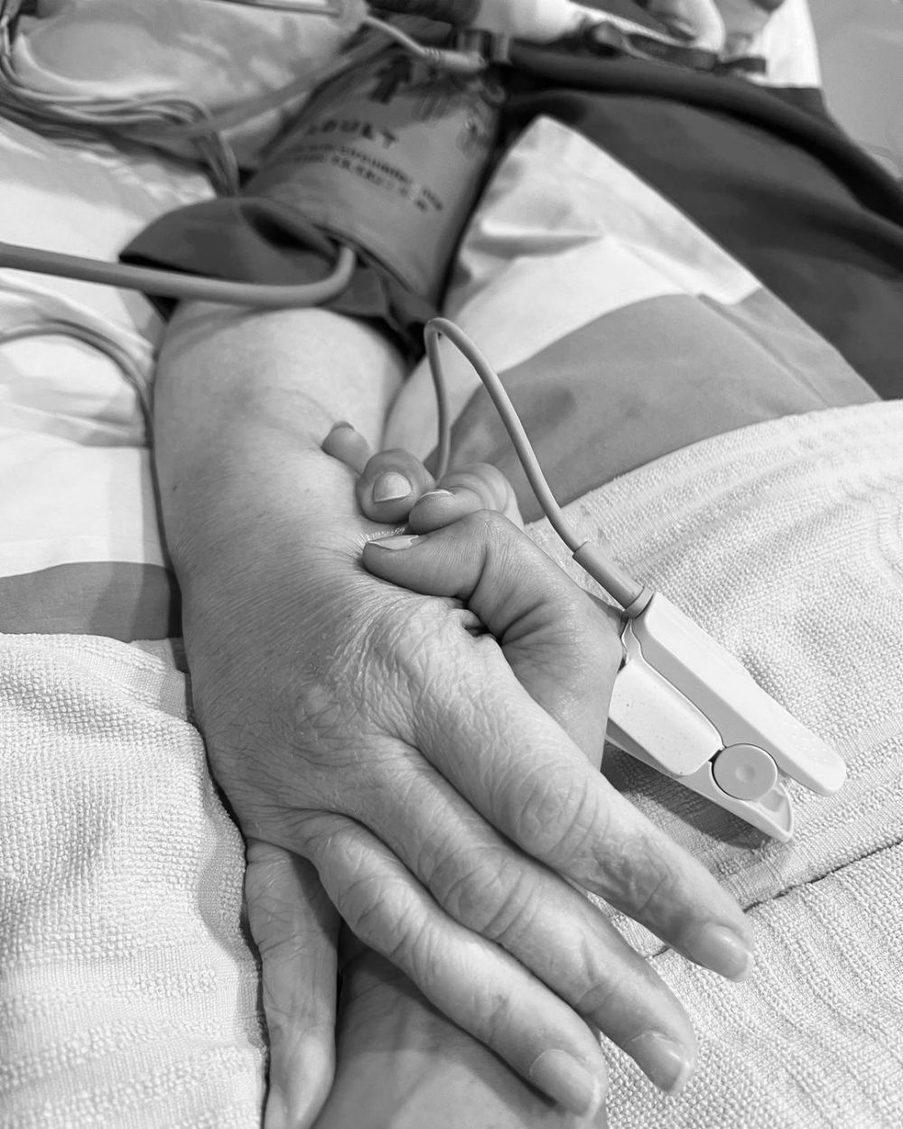 kenangan tyas mirasih rawat sang ibu © Instgaram/@tyasmirasih kenangan tyas mirasih rawat sang ibu © Instgaram/@tyasmirasih