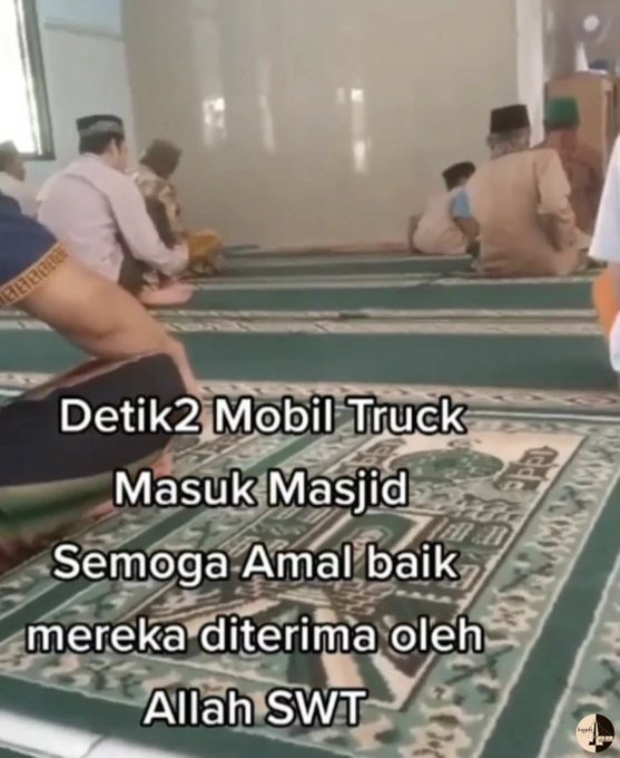 truk masuk masjid bikin ngakak Twitter