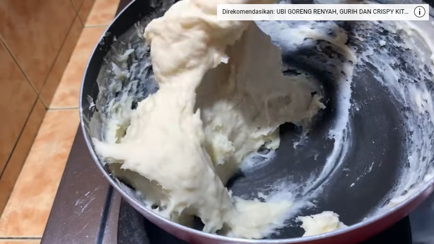 Cukup ditambah 3 bahan, ini trik goreng pangsit agar renyah tahan lama dan tak menyerap banyak minyak