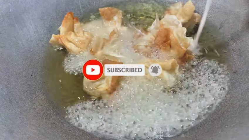 Cukup ditambah 3 bahan, ini trik goreng pangsit agar renyah tahan lama dan tak menyerap banyak minyak