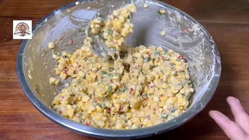 Cara bikin bakwan jagung khas Manado agar lebar, renyah tahan lama, dan tak menyerap banyak minyak