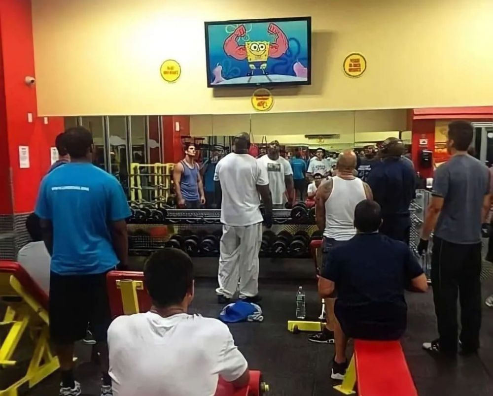 kelakuan nyeleneh saat di gym © berbagai sumber