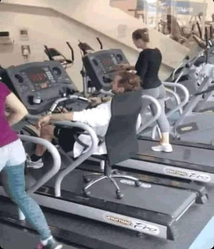 kelakuan nyeleneh saat di gym © berbagai sumber