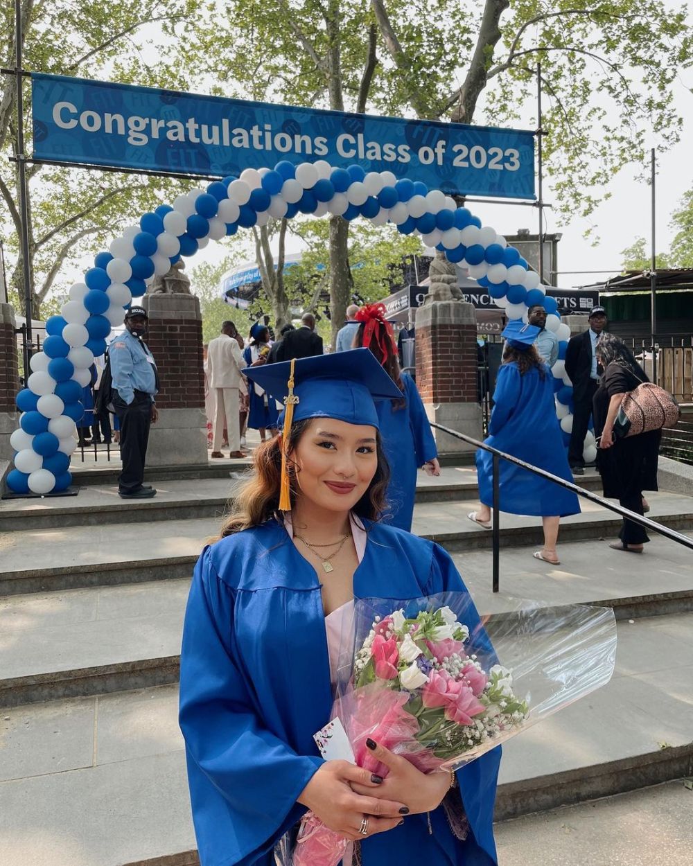 momen kelulusan putri reza artamevia © instagram