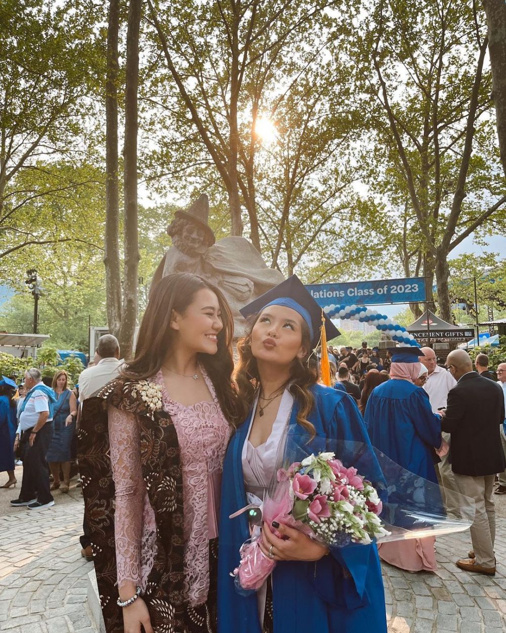 momen kelulusan putri reza artamevia © instagram