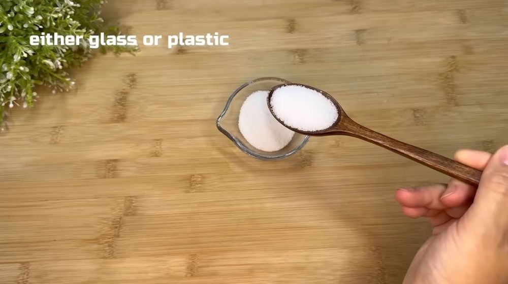 Jadi penyebab makanan cepat basi, ini cara mengurangi kelembapan di kulkas pakai dua bahan dapur