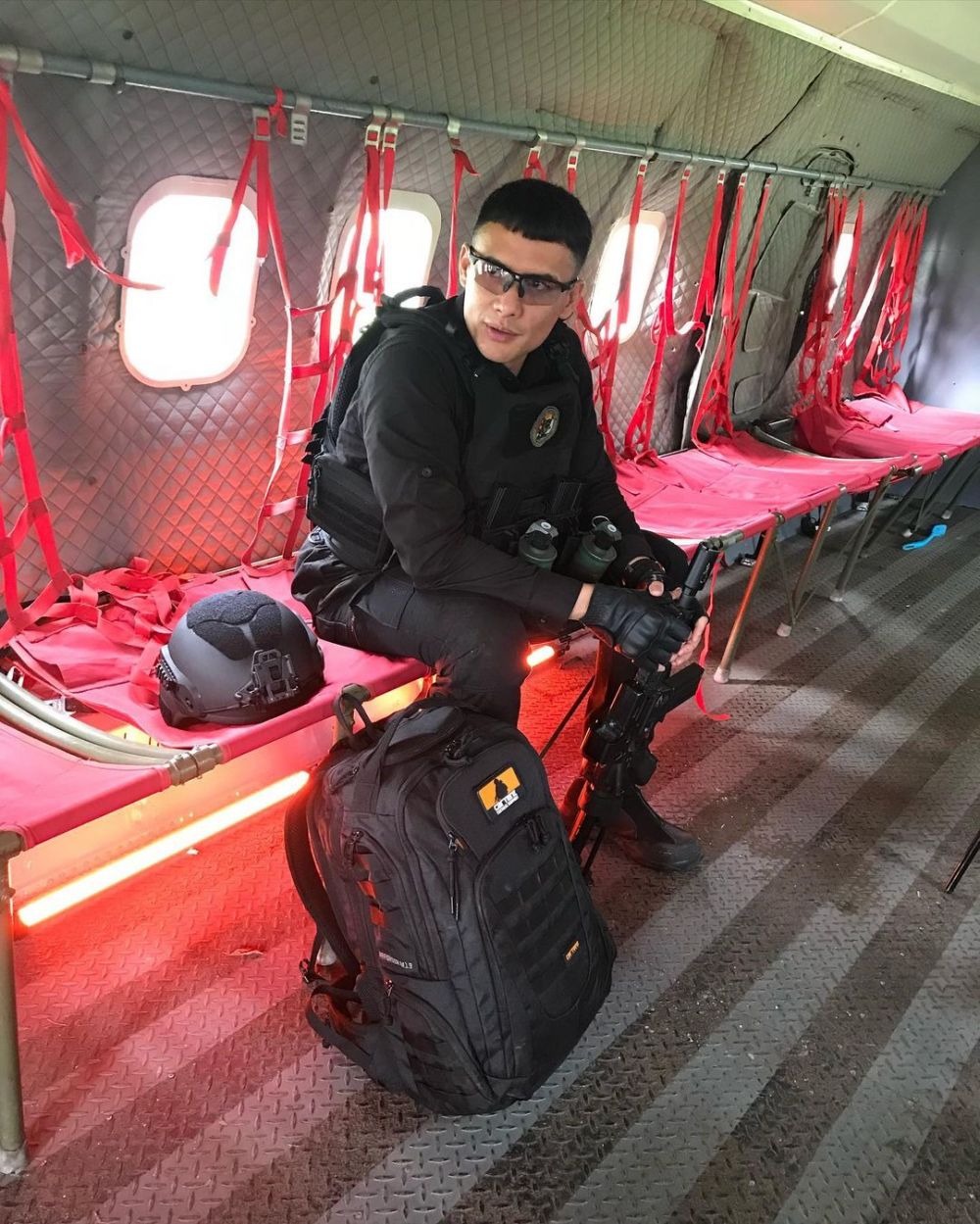 Choky Sitohang pakai baju tentara Istimewa