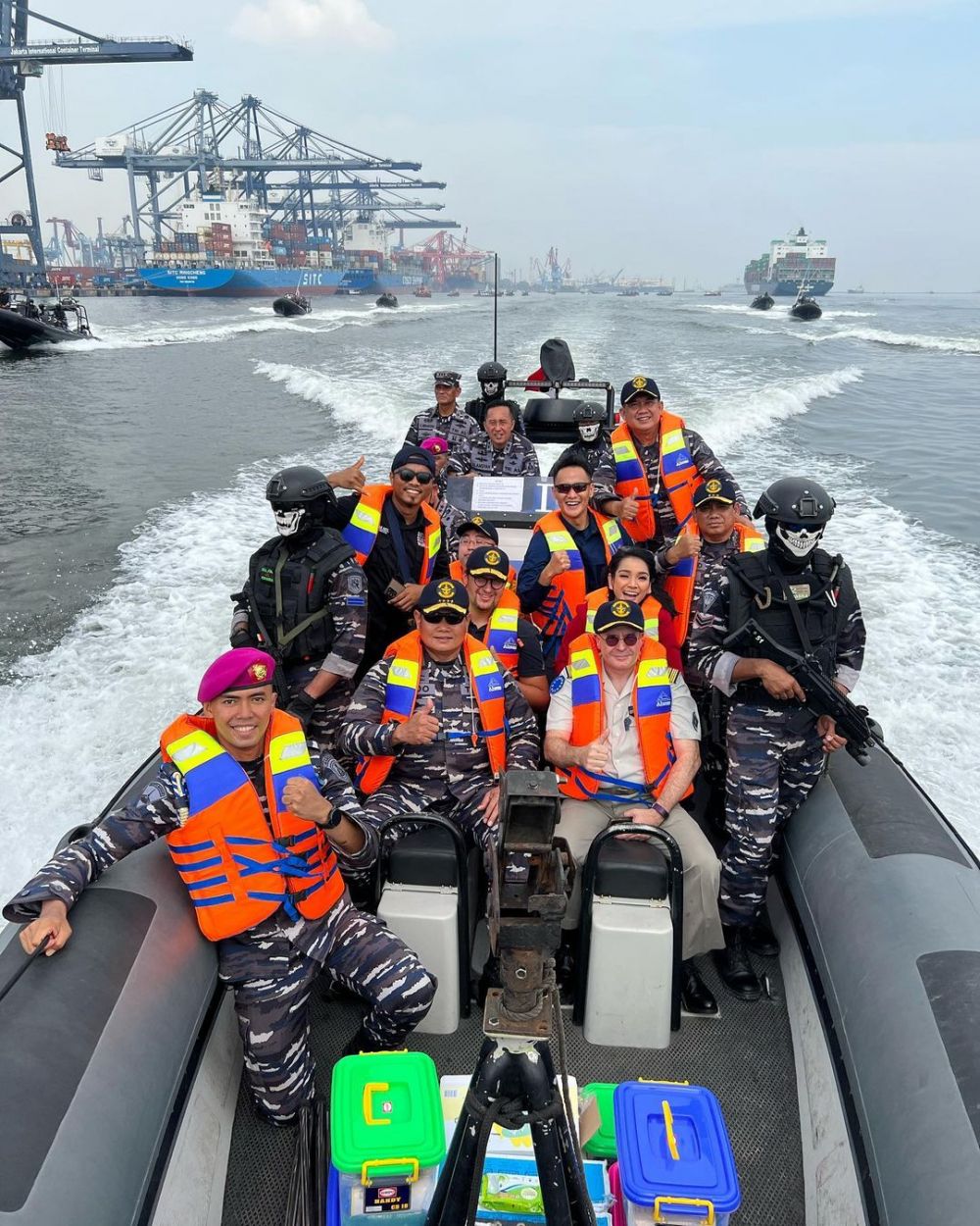 Choky Sitohang pakai baju tentara Istimewa