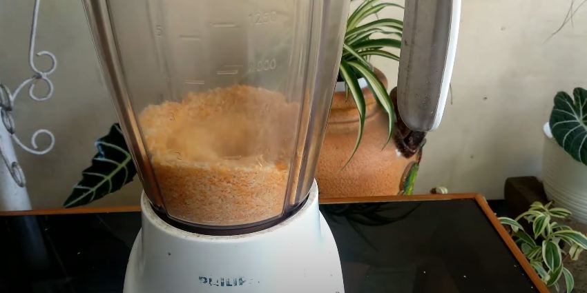 Tanpa dicelup kocokan telur, ini trik membalur tepung panir ayam katsu agar merata dan menempel