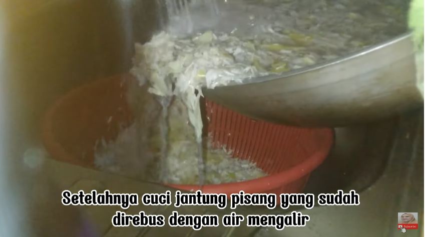 Tanpa tambahan MSG, ini trik bikin tumis jantung pisang yang enak, gurih, dan tidak menghitam