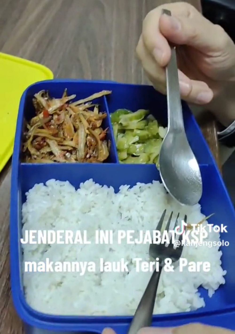 nggak malu bawa lauk dari rumah © TikTok