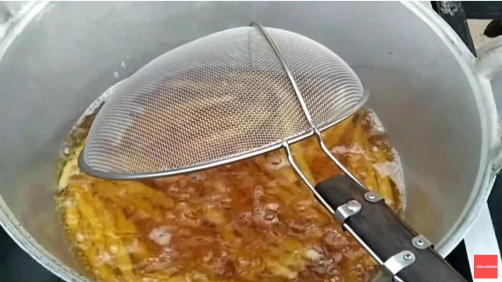 Renyah dan antialot, ini cara goreng sotong ala pedagang tahu bulat