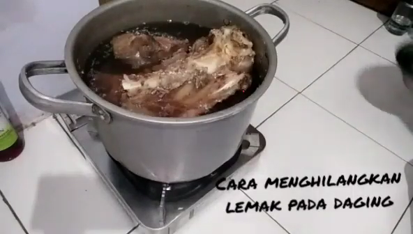 Tanpa bahan tambahan, ini cara merebus daging sapi agar hasilnya empuk dan bebas kolesterol