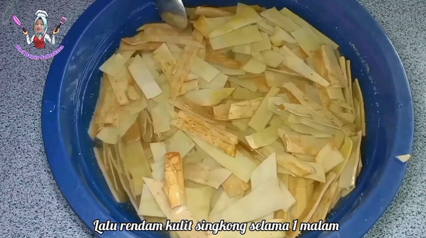 Trik jitu goreng kulit singkong supaya nggak keras, tidak hambar, dan aman dikonsumsi