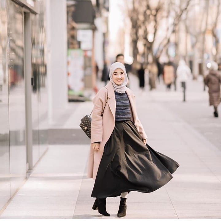 Makin religius dengan hijab panjang, intip 11 transformasi Natasha Rizky dari awal karier hingga kini