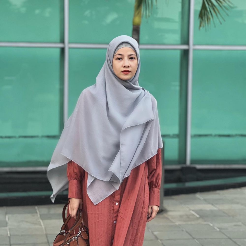 Makin religius dengan hijab panjang, intip 11 transformasi Natasha Rizky dari awal karier hingga kini