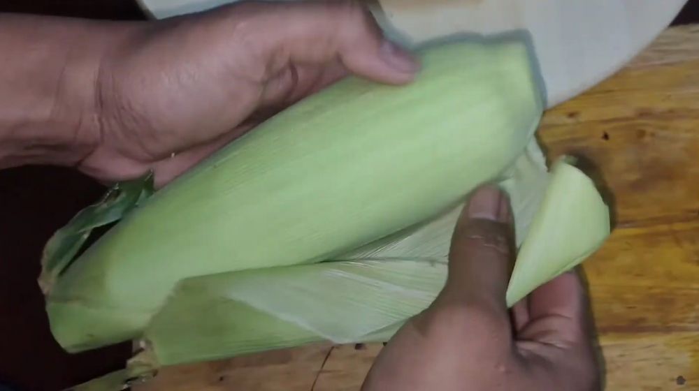 Bukan direbus, begini cara mengolah jagung agar rasanya tetap manis dan cepat empuk dalam 5 menit