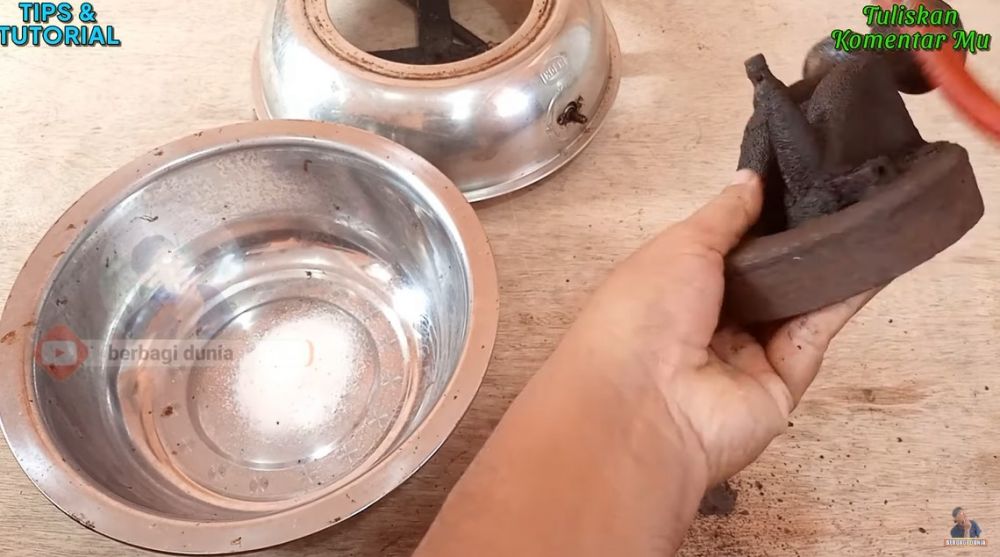 Trik membersihkan burner kompor gas yang hitam, ampuh tanpa sitrun dan cairan pembersih khusus