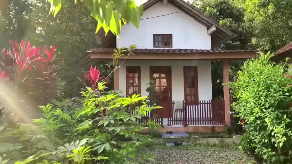 rumah minimalis seperti negeri dongeng © YouTube/Suasana Pedesa