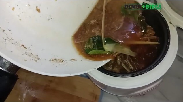 Cara mengolah iga bakar tanpa presto, empuk dan bumbu meresap sempurna