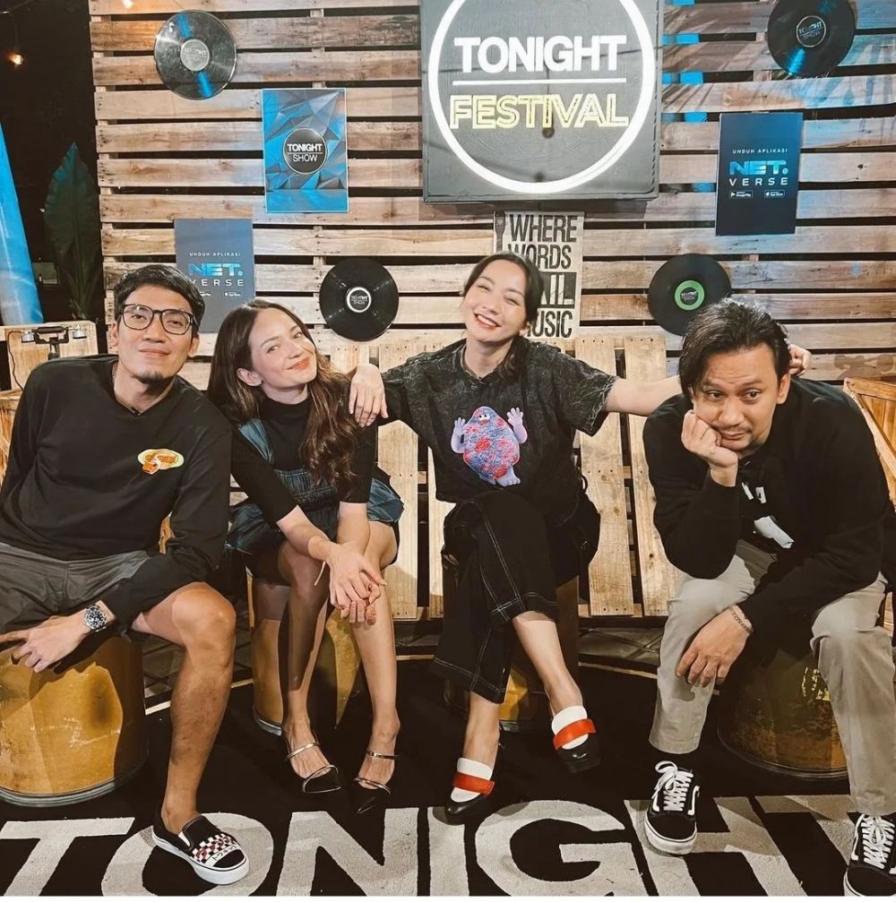 kebersamaan enzy dan host tonight show © berbagai sumber