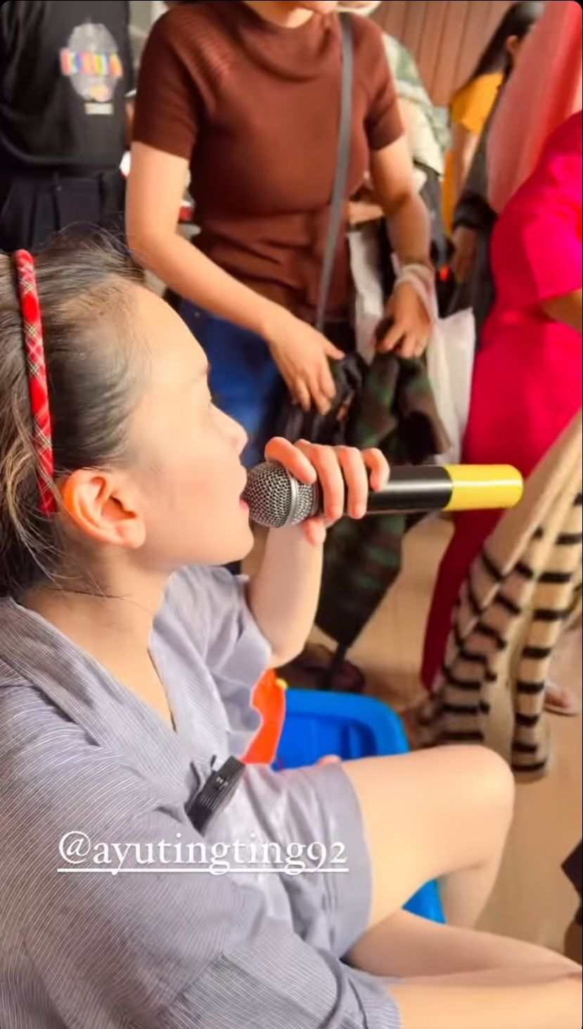 ayu ting ting jualan baju © berbagai sumber