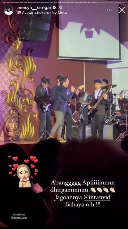 ariel noah nyanyi bareng anak di hari kelulusan © berbagai sumber  ariel noah nyanyi bareng anak di hari kelulusan © berbagai sumber